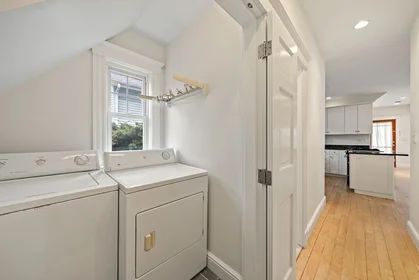 Evin tamamı Ikamet yerinde konumu 2536, Massachusetts Ave., Unit U:2536, North Cambridge, Cambridge, MA, 02140, 8 20 görüntüsü