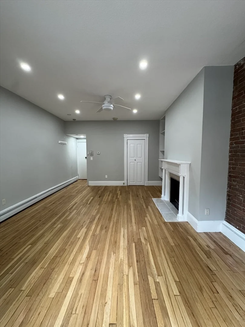 Convenient studio apartment for student living in 