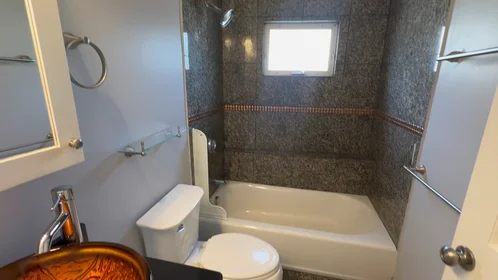 Gesamte Unterkunft im Wohnheim in der 251, Dudley St., Unit 1, Roxbury, Boston, MA, 02119, bild 4 von 12