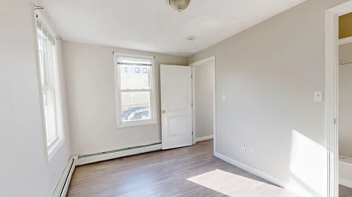Logement entier en résidence à 329, Paris St., Unit 2, East Boston, Boston, MA, 02128, image 16 de 24