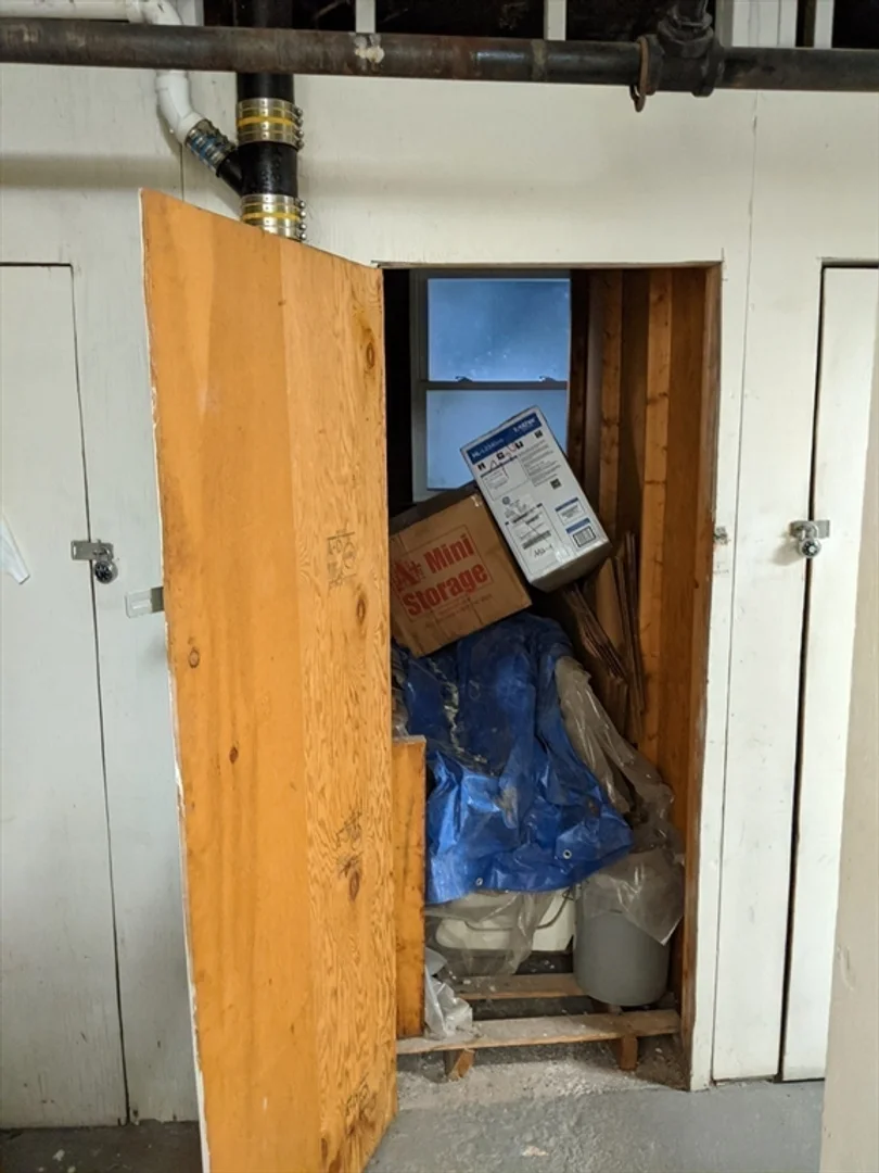21, Shepard St., Unit 1, Harvard Square, Cambridge, MA, 02138