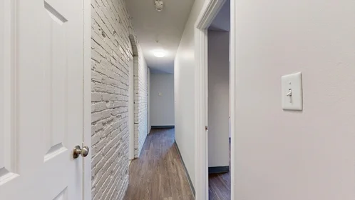 Gesamte Unterkunft im Wohnheim in der 298-300, Meridian St., Unit 300 - 2, East Boston, Boston, MA, 02128, bild 12 von 20