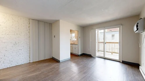 Gesamte Unterkunft im Wohnheim in der 298-300, Meridian St., Unit 300 - 2, East Boston, Boston, MA, 02128, bild 20 von 20