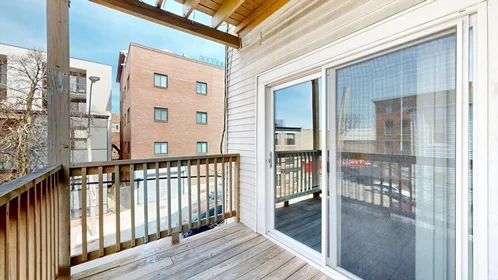 Gesamte Unterkunft im Wohnheim in der 298-300, Meridian St., Unit 300 - 2, East Boston, Boston, MA, 02128, bild 6 von 20