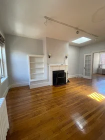 Gesamte Unterkunft im Wohnheim in der 45, Garden St., Unit 7, Beacon Hill, Boston, MA, 02114, bild 12 von 18