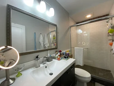 Evin tamamı Ikamet yerinde konumu 139, Border St., Unit 2B, East Boston, Boston, MA, 02128, 14 24 görüntüsü