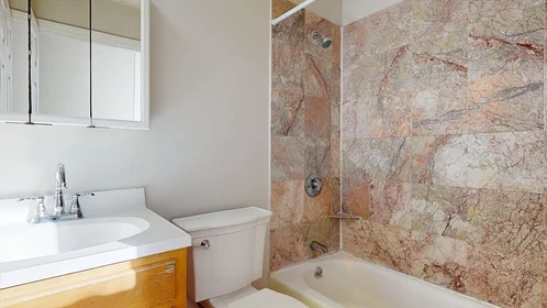 Evin tamamı Ikamet yerinde konumu 329, Paris St., Unit 3, East Boston, Boston, MA, 02128, 7 24 görüntüsü