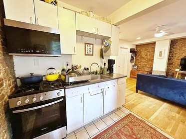 Gesamte Unterkunft im Wohnheim in der 187, Everett St., Unit 1, East Boston, Boston, MA, 02128, bild 7 von 12