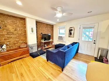 Gesamte Unterkunft im Wohnheim in der 187, Everett St., Unit 1, East Boston, Boston, MA, 02128, bild 10 von 12