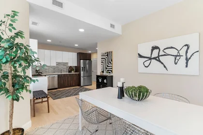 Toda a acomodação em residência em 123, Warren St., Unit 401, Roxbury, Boston, MA, 02119, imagem 1 de 27