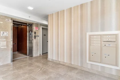 Toda a acomodação em residência em 123, Warren St., Unit 401, Roxbury, Boston, MA, 02119, imagem 2 de 27