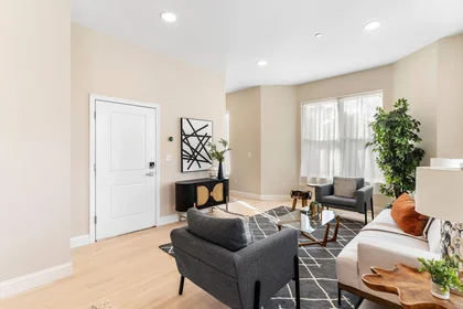Toda a acomodação em residência em 123, Warren St., Unit 401, Roxbury, Boston, MA, 02119, imagem 8 de 27