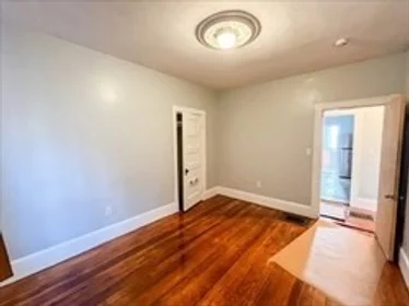 Gesamte Unterkunft im Wohnheim in der 34, Fisher Ave., Unit 1, Roxbury, Boston, MA, 02120, bild 2 von 10