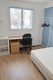Stanza privata in Avenue Henri Pontier, Nord, immagine 1 di 5