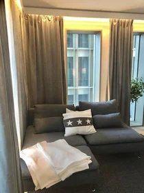 Logement entier à Gävlegatan 36, image 1 de 8