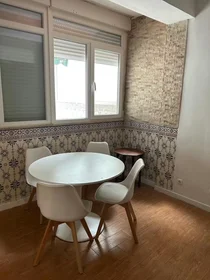 Privatzimmer in der Avenida Afonso III, Lisbon, bild 9 von 10