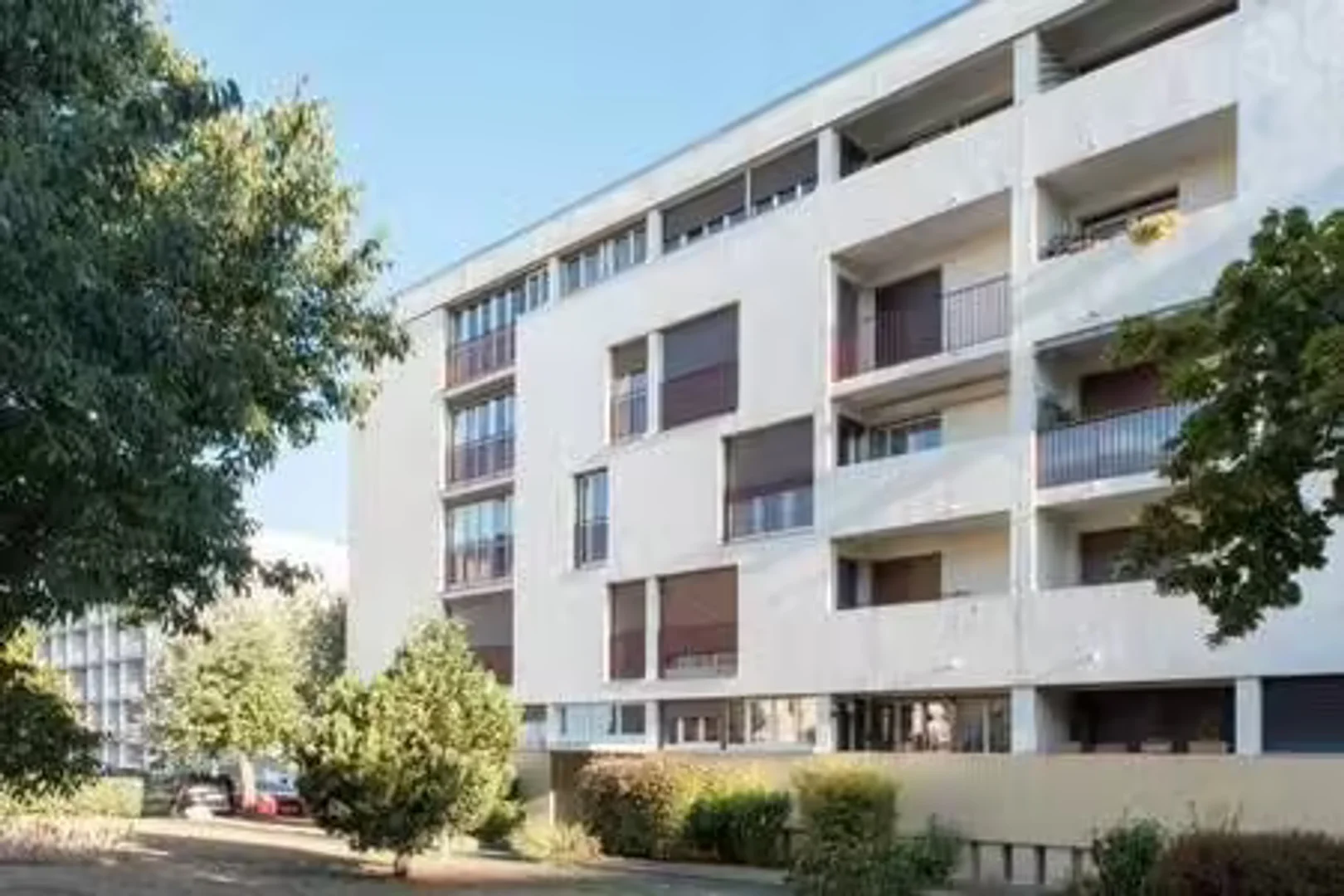 Chambre confortable pour étudiants disponible dans 