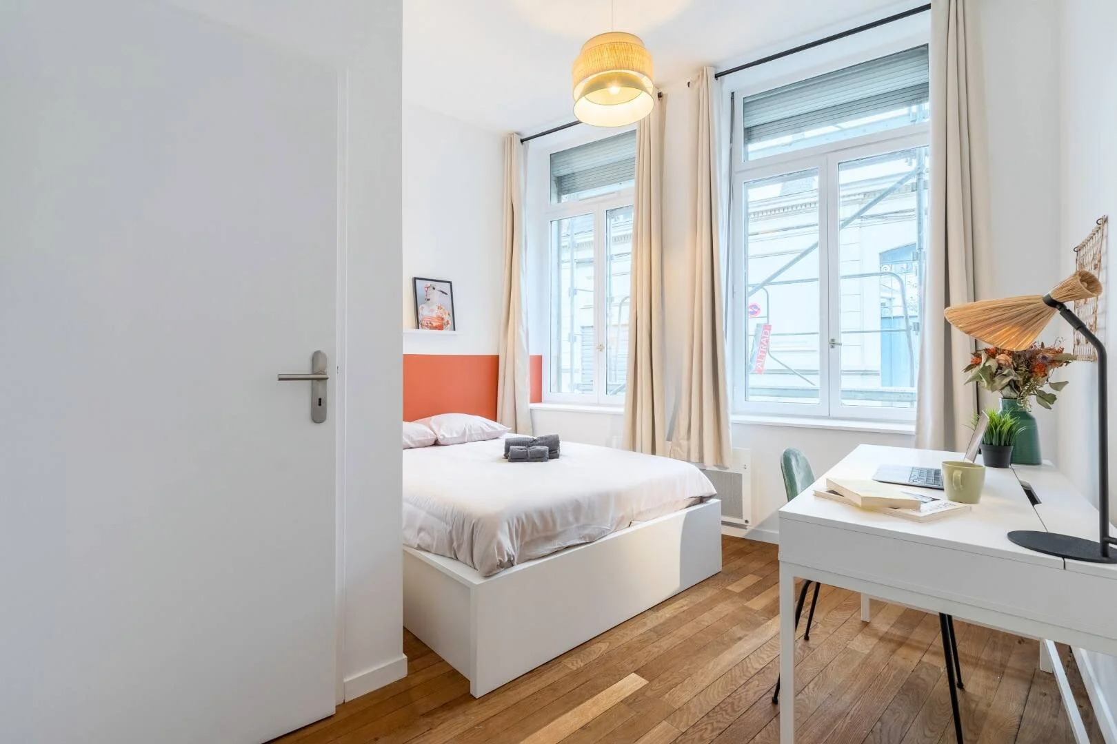 Quarto de estudante económico com localização conveniente em 