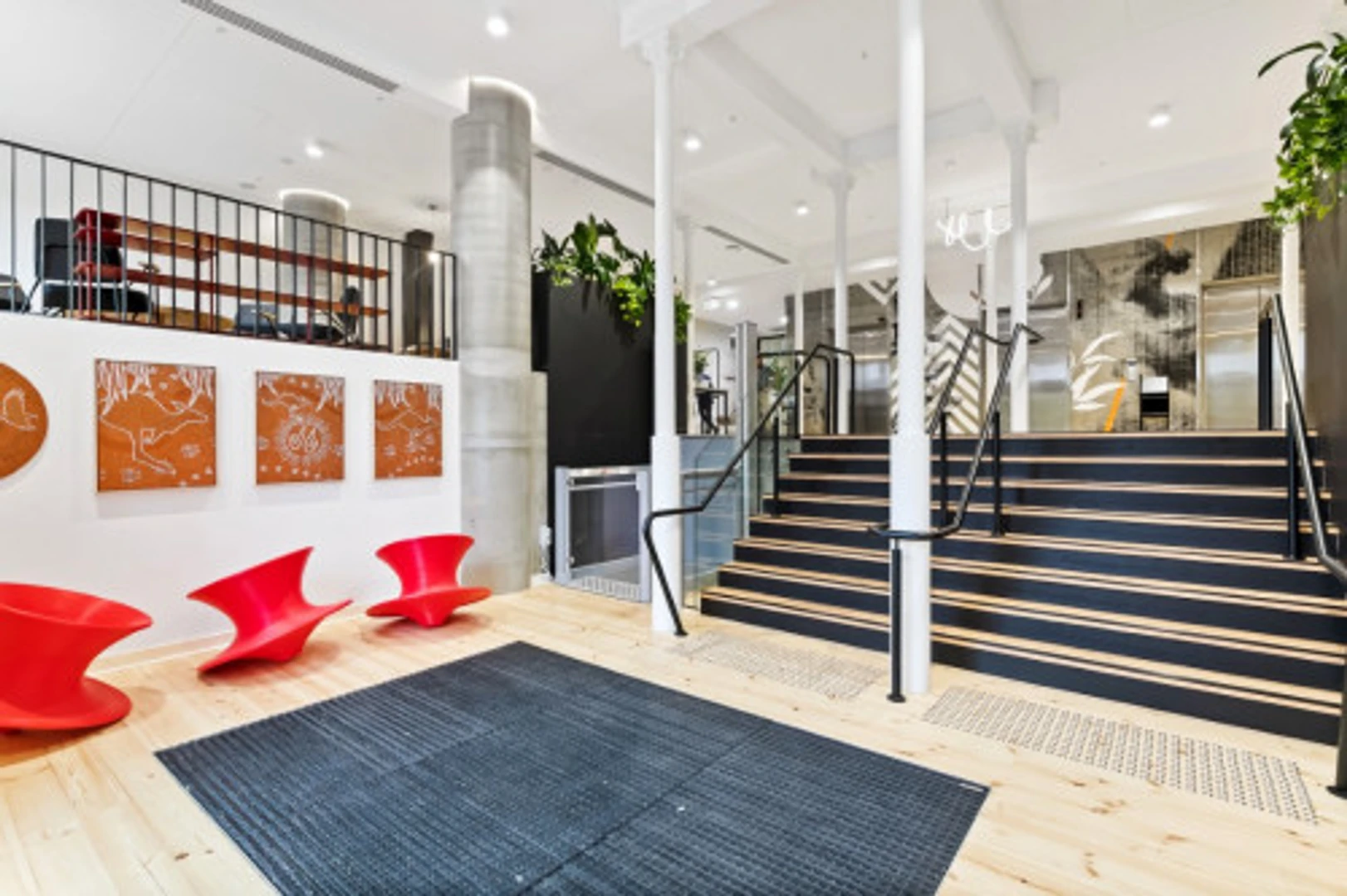 'de modern olanaklara sahip öğrenci dostu oda