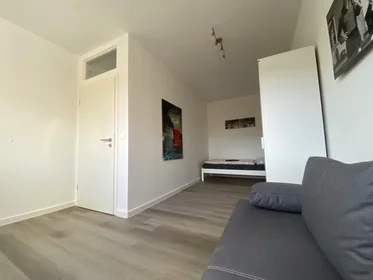 Logement entier à Kröpeliner Straße, Neu-Hohenschönhausen, image 4 de 10