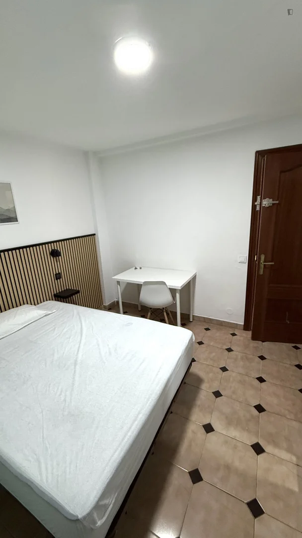 Chambre d'étudiant bon marché à proximité du campus dans 