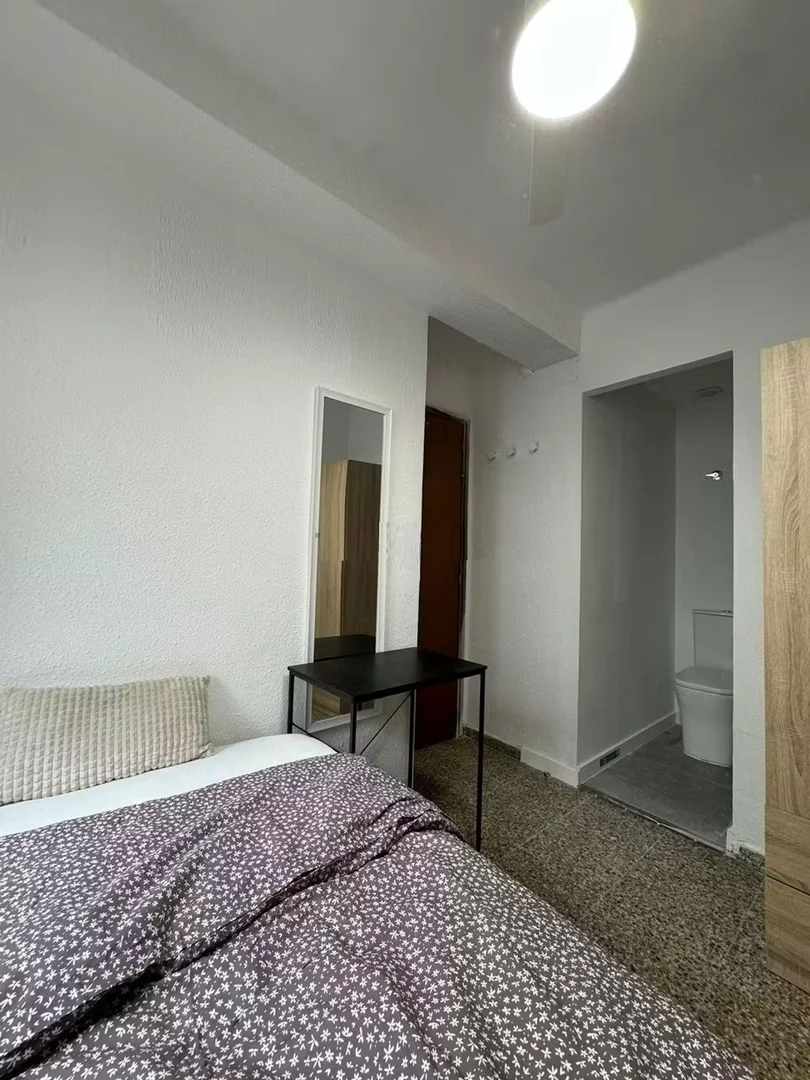 Comfortable and spacious student room in