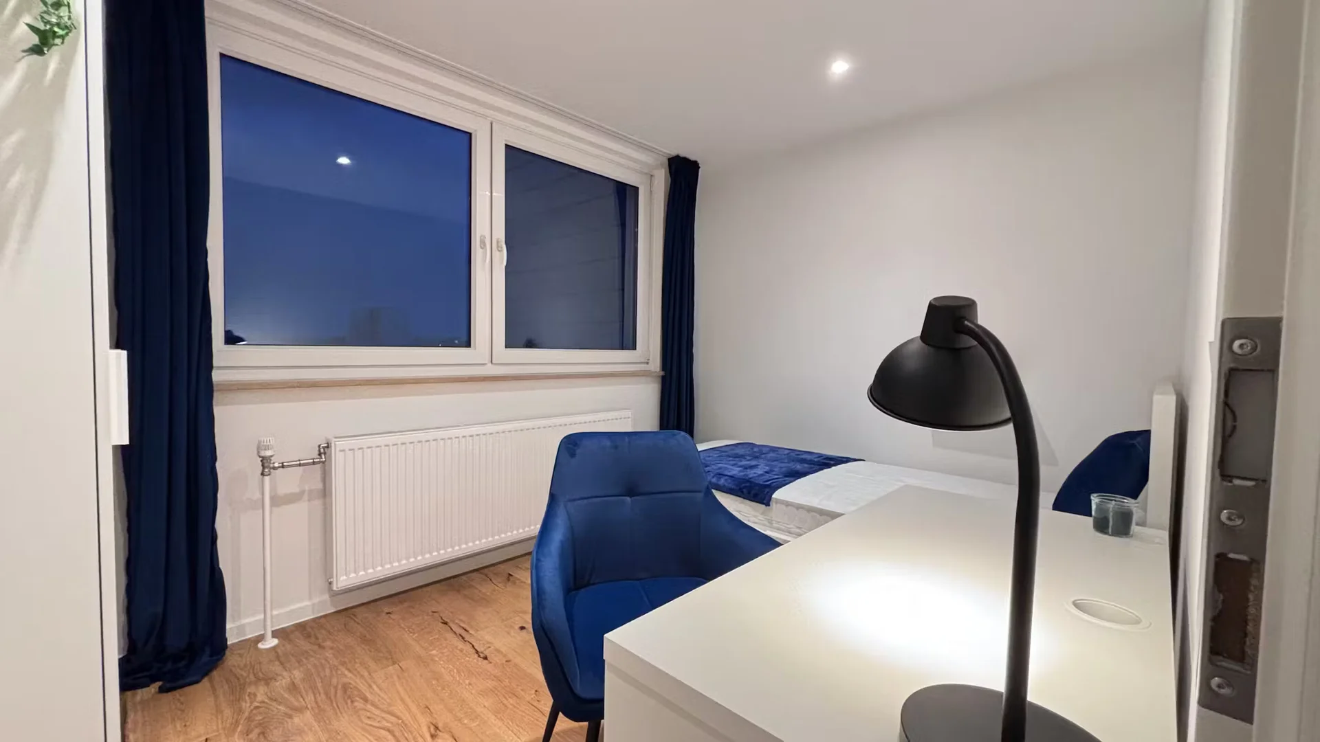 Economical student room with convenient location in 