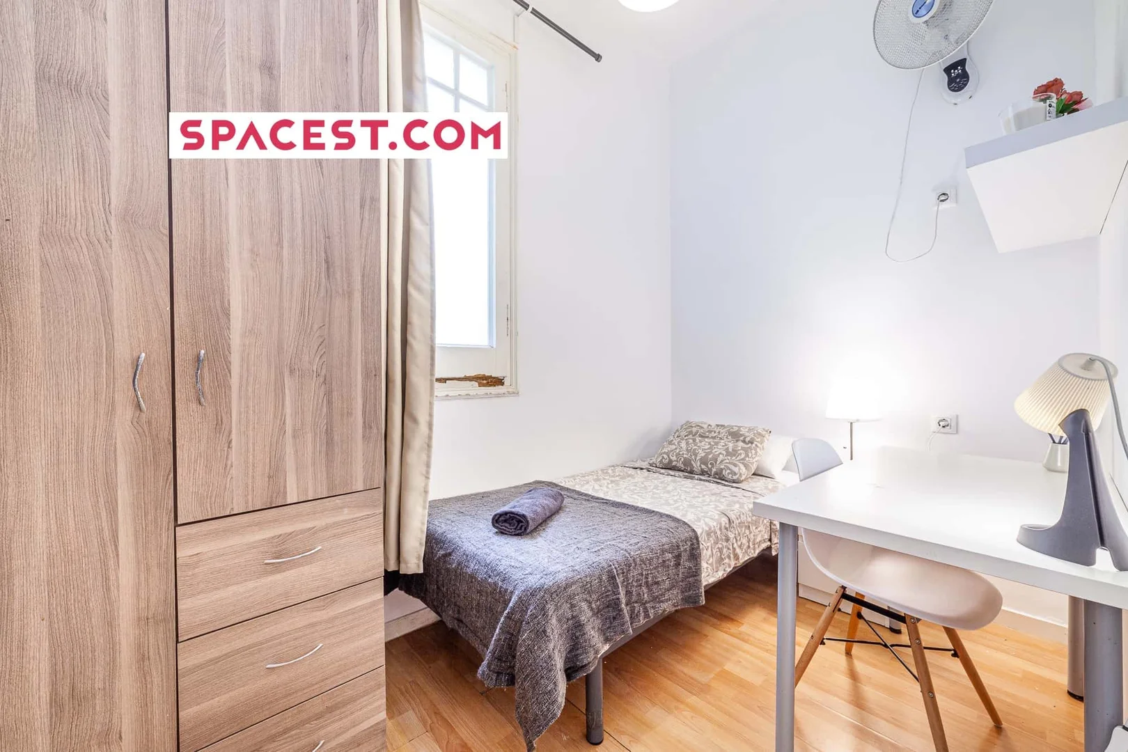 Habitación estudiantil económica con ubicación conveniente en 