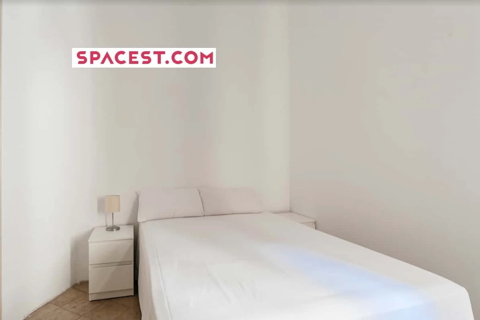 Funktionelles Studentenzimmer perfekt zum Studieren in 