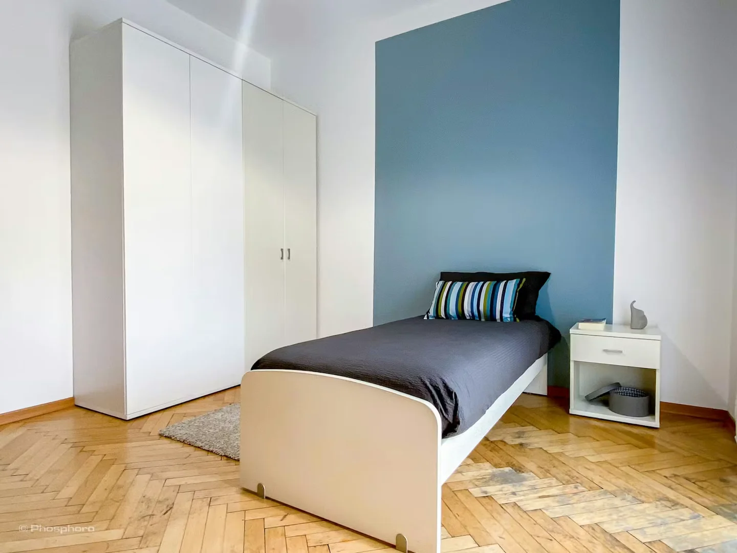 Bright and airy student room with easy university access in 