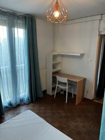 Private room at Traverse de la Trevaresse, image 1 of 9