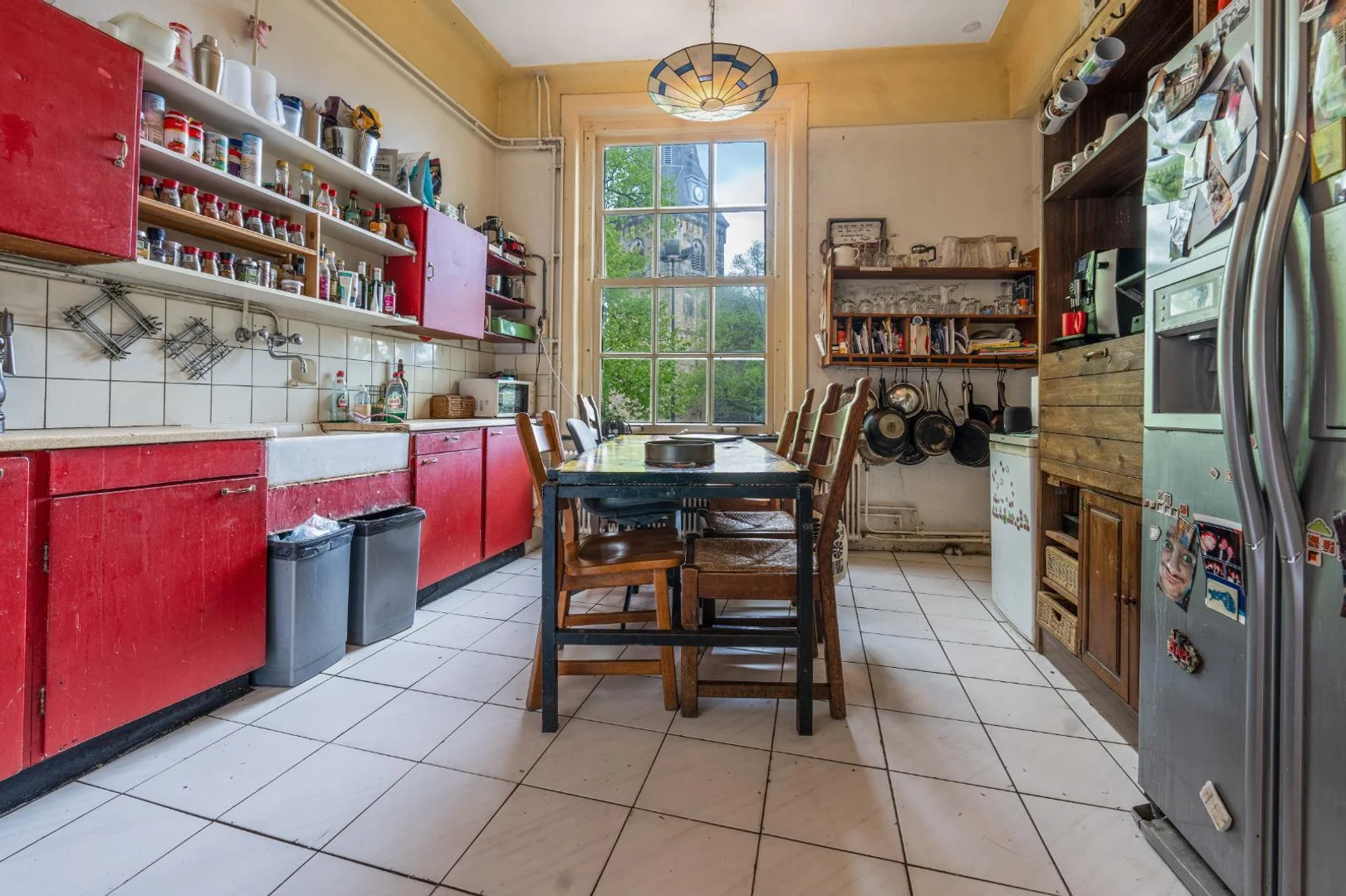 Chambre confortable pour étudiants disponible dans 