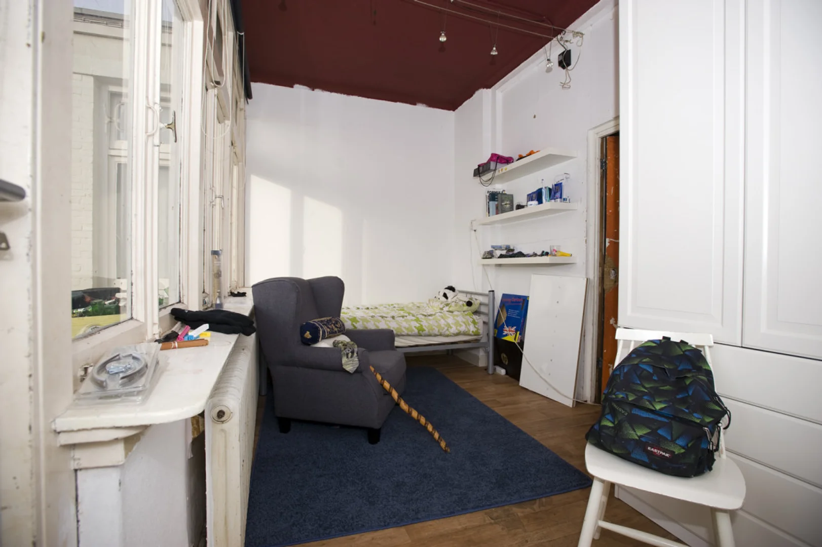 Chambre d'étudiant lumineuse et aérée avec accès facile à l'université dans 