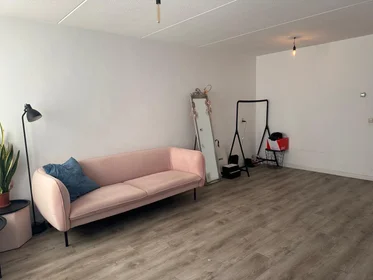 Private room at Van Woustraat, image 1 of 2