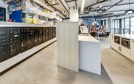 Stanza privata in 15th Avenue Northeast, immagine 31 di 48