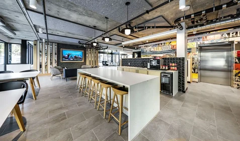 Stanza privata in 15th Avenue Northeast, immagine 32 di 48