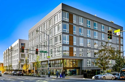 Stanza privata in 15th Avenue Northeast, immagine 39 di 48