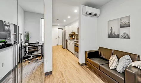 Stanza privata in 15th Avenue Northeast, immagine 41 di 48