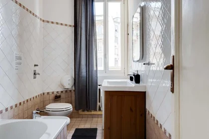 Habitación privada en Via Annibale Caretta 1, Milan. Italy, imagen 13 de 23