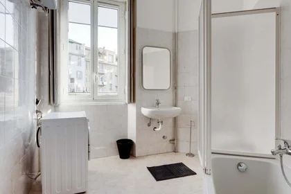 Habitación privada en Via Annibale Caretta 1, Milan. Italy, imagen 6 de 23
