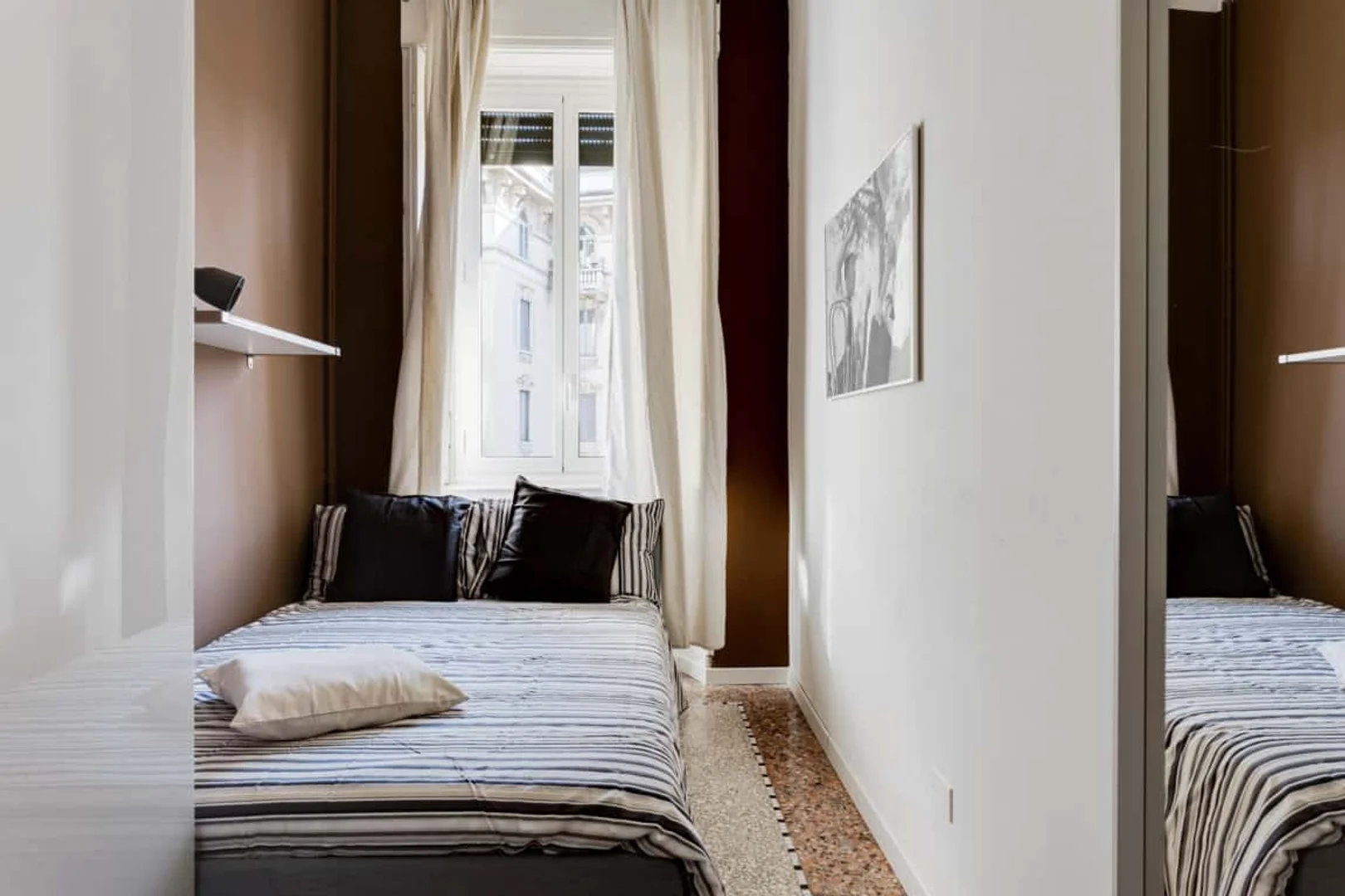 Habitación estudiantil económica cerca del campus en 