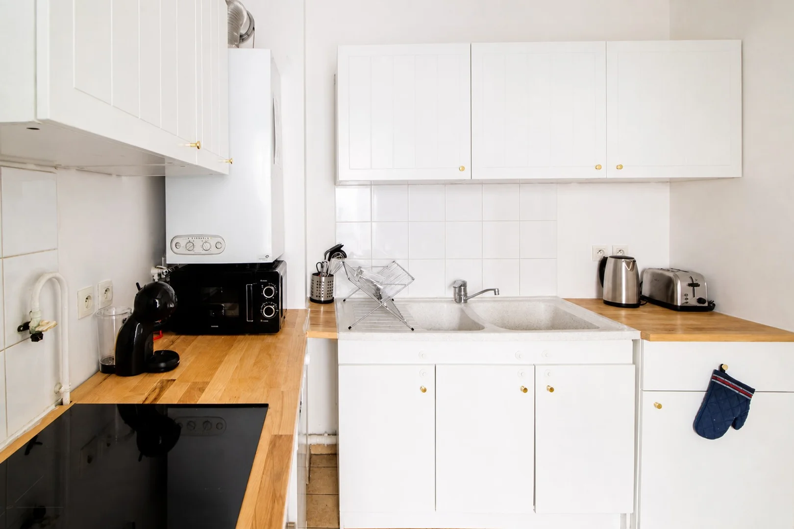 Zimmer in Studentenwohnung in  zu vermieten, voll möbliert
