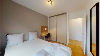 Quarto privado em 21 Avenue du Centre Montigny-le-Bretonneux 78180 FR, imagem 3 de 12