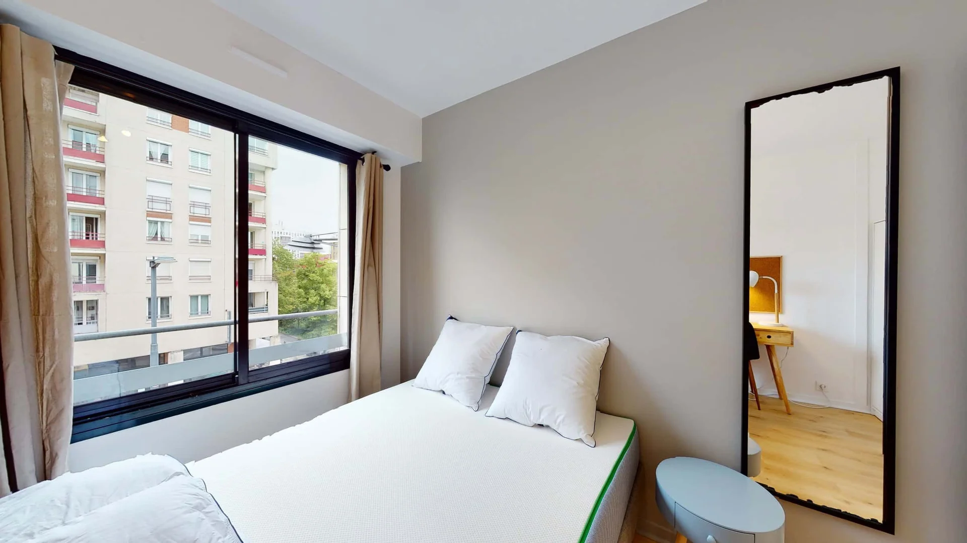 Quarto para alugar em apartamento de estudantes em , totalmente mobilado