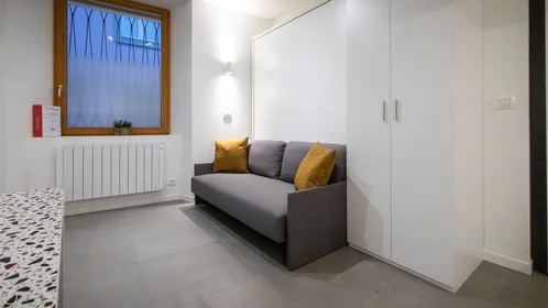 Quarto privado em Via del Sale, imagem 2 de 43