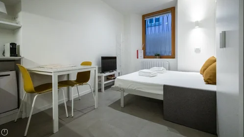 Quarto privado em Via del Sale, imagem 11 de 43