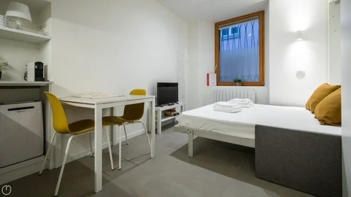 Quarto privado em Via del Sale, imagem 12 de 43