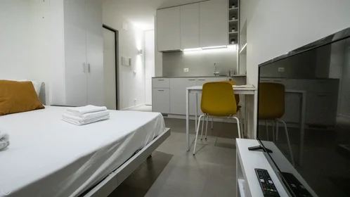 Quarto privado em Via del Sale, imagem 15 de 43