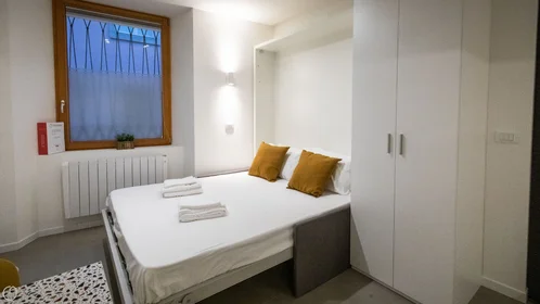 Quarto privado em Via del Sale, imagem 10 de 43