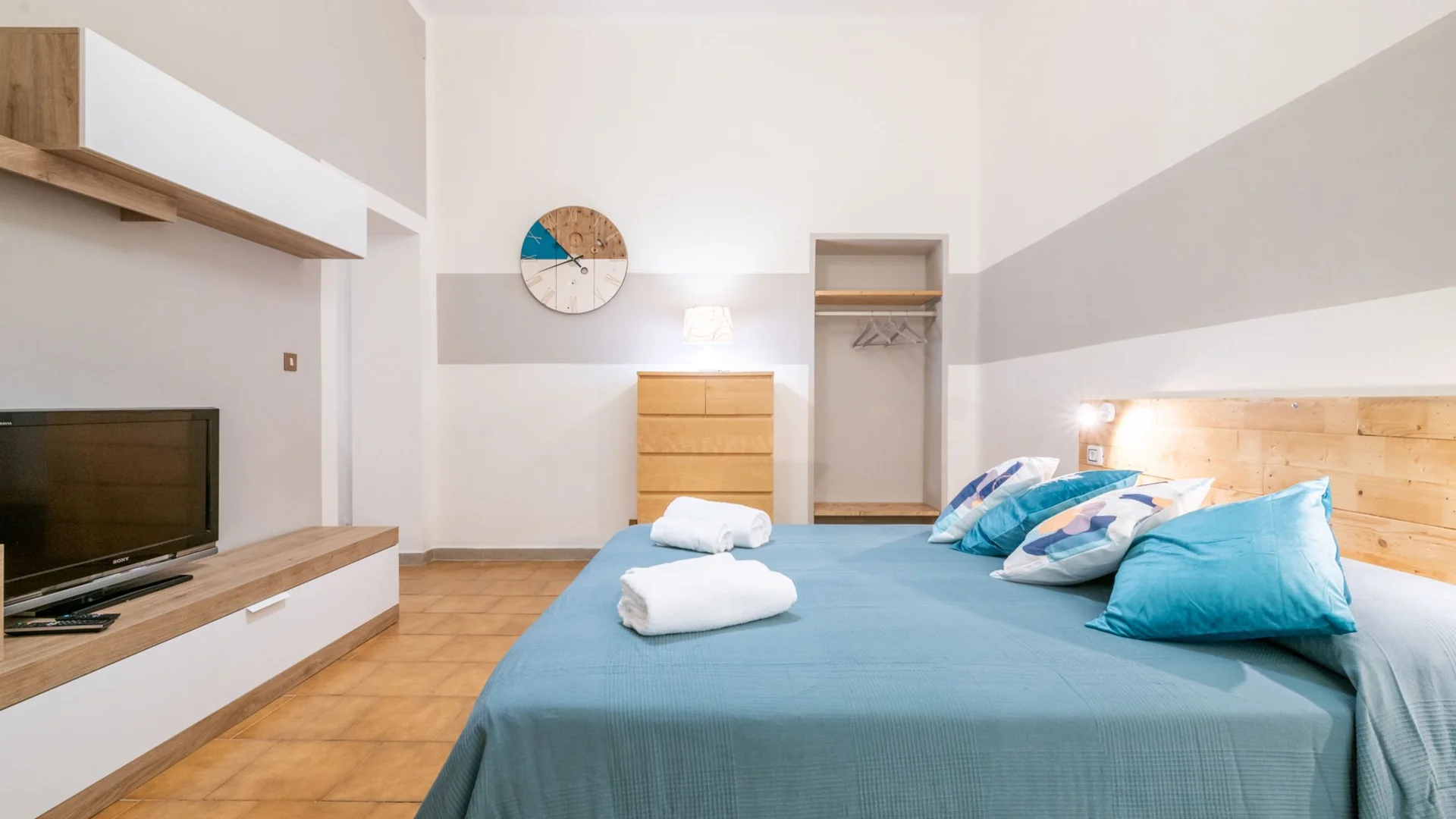 Chambre abordable pour les étudiants avec un bon éclairage dans 